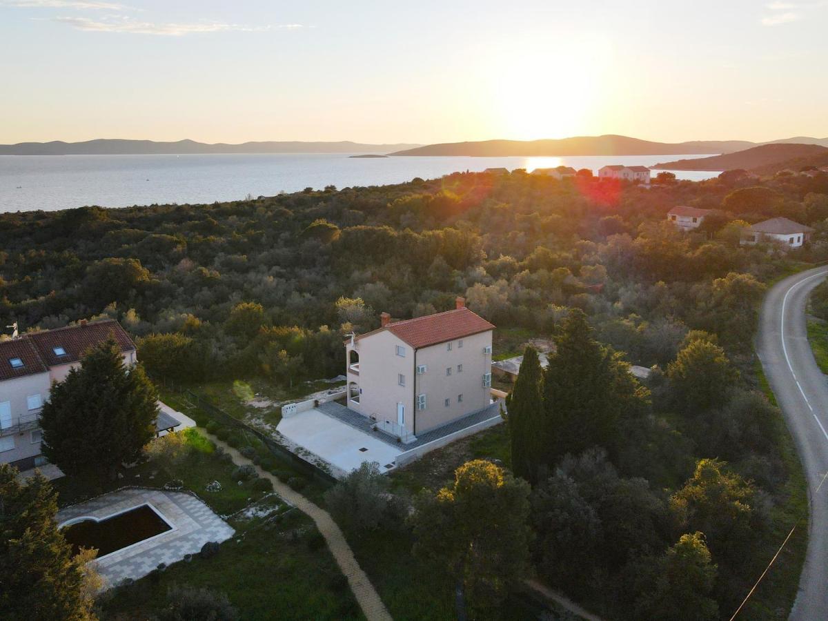Agava Apartment Углян Екстериор снимка
