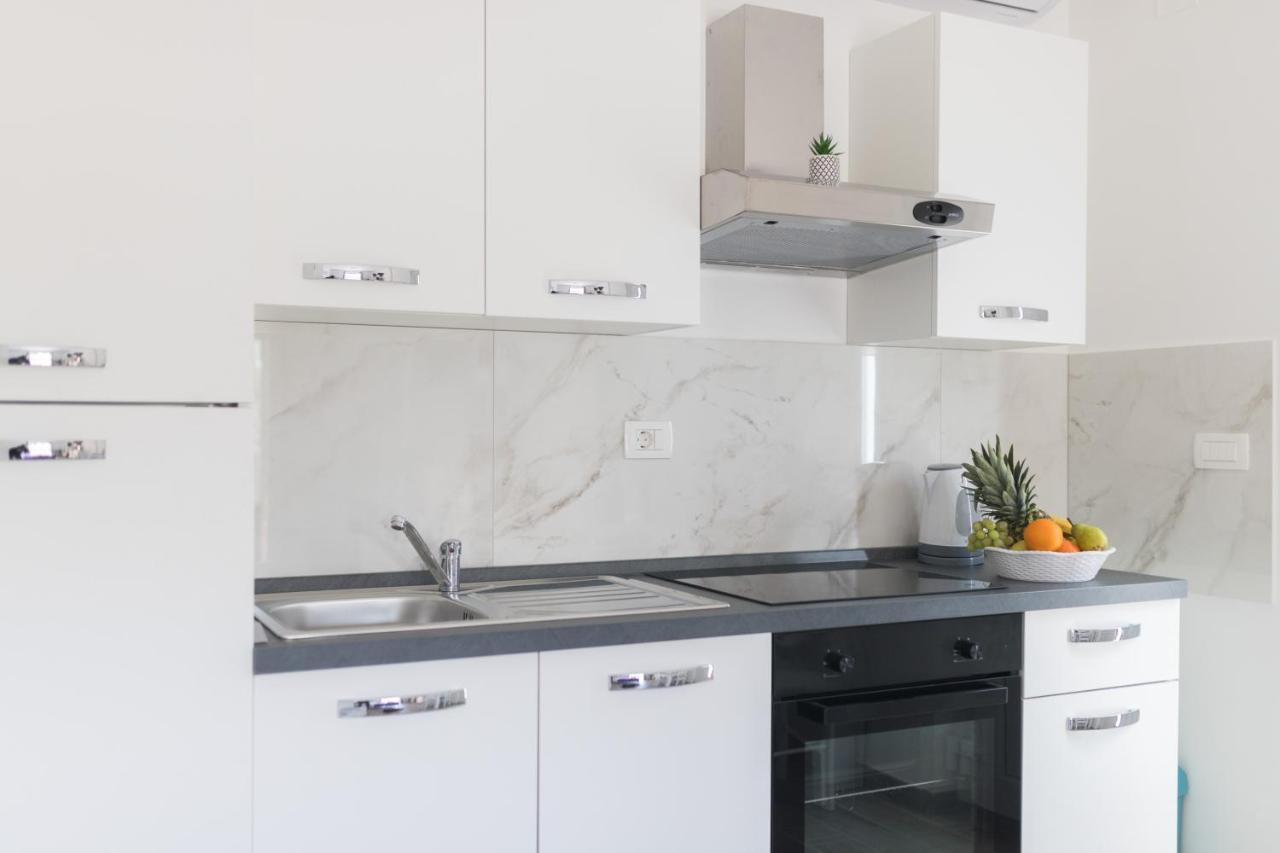 Agava Apartment Углян Екстериор снимка