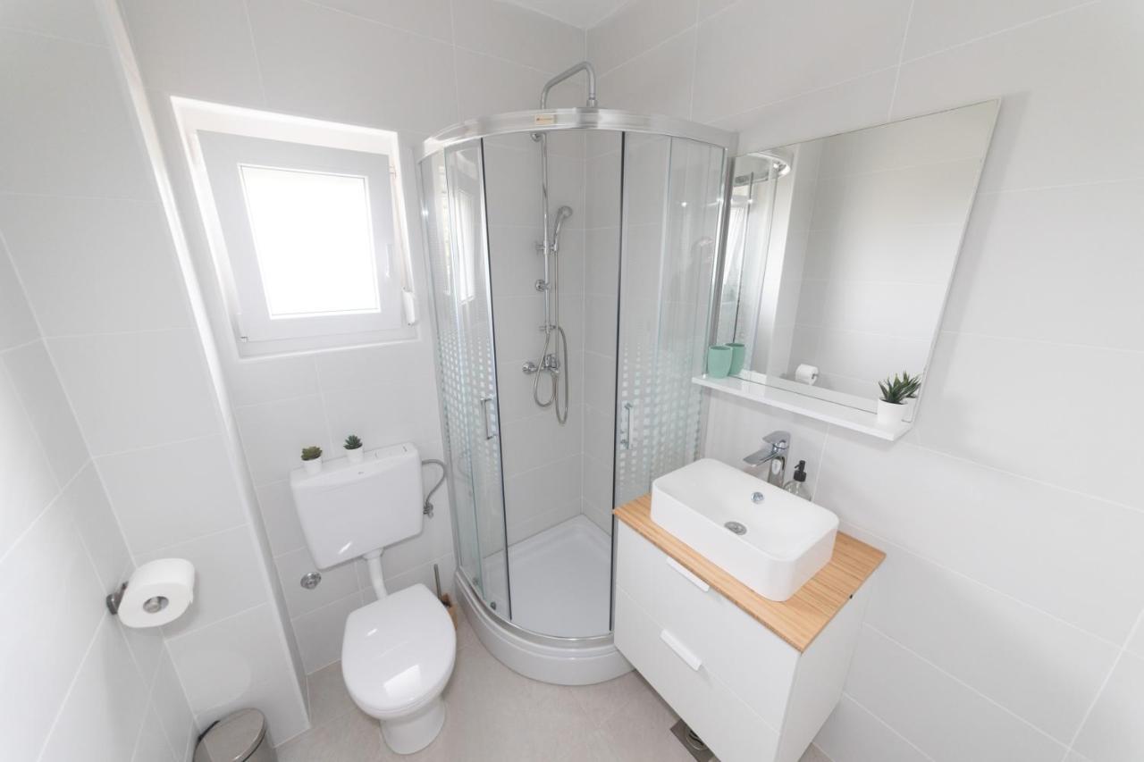 Agava Apartment Углян Екстериор снимка
