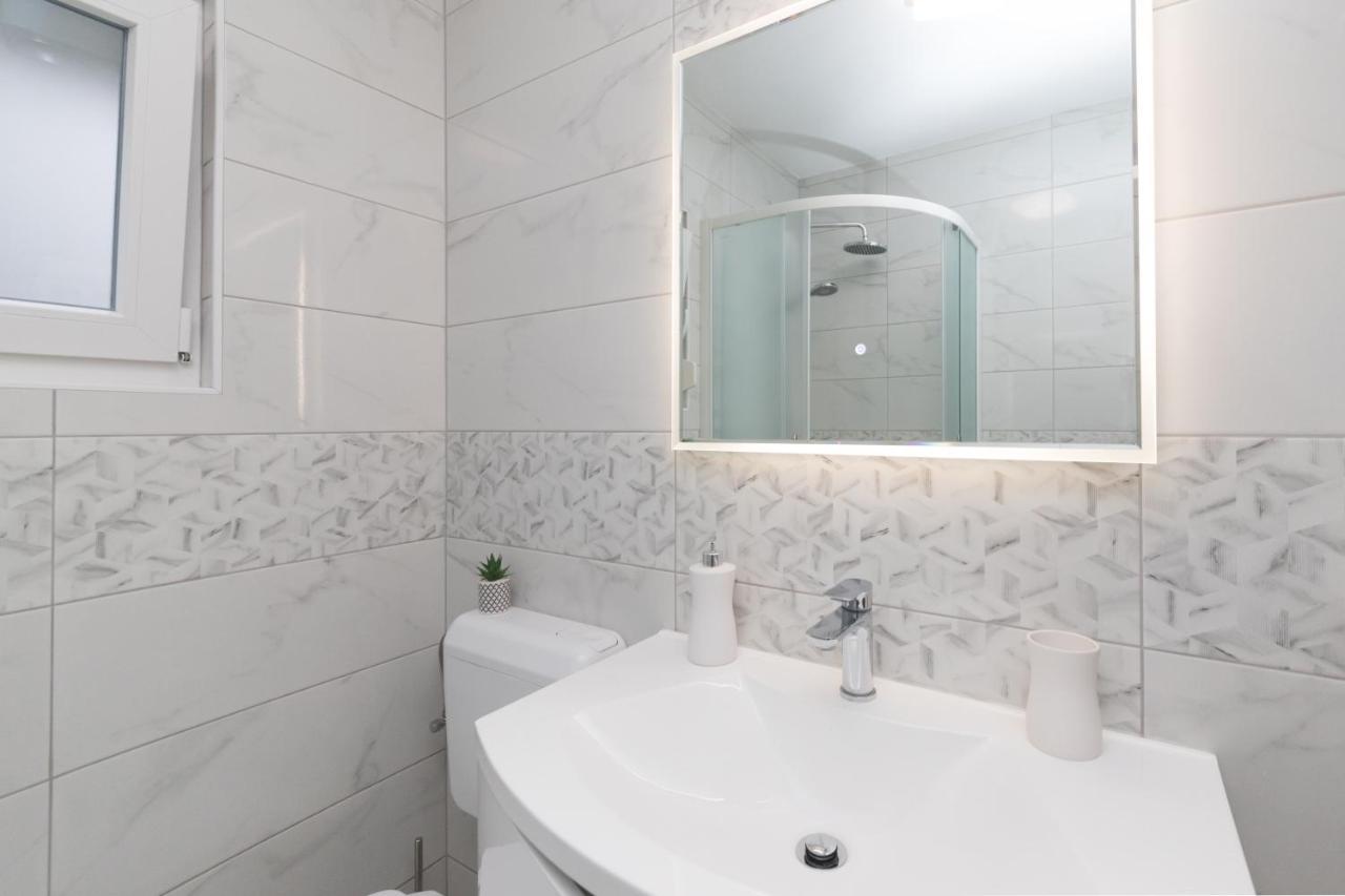 Agava Apartment Углян Екстериор снимка