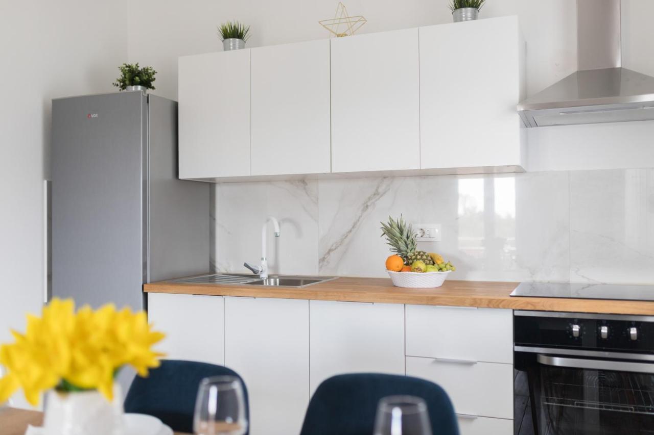 Agava Apartment Углян Екстериор снимка