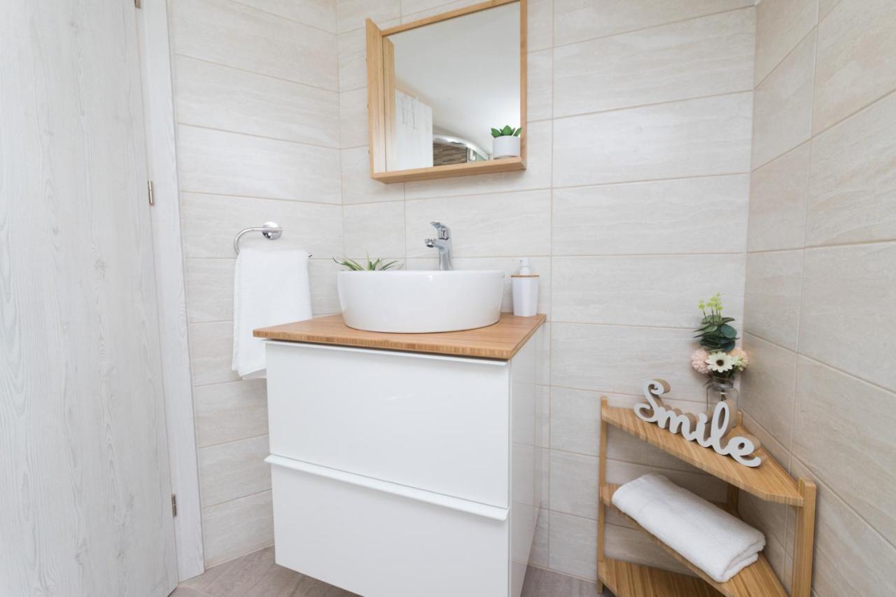 Agava Apartment Углян Екстериор снимка