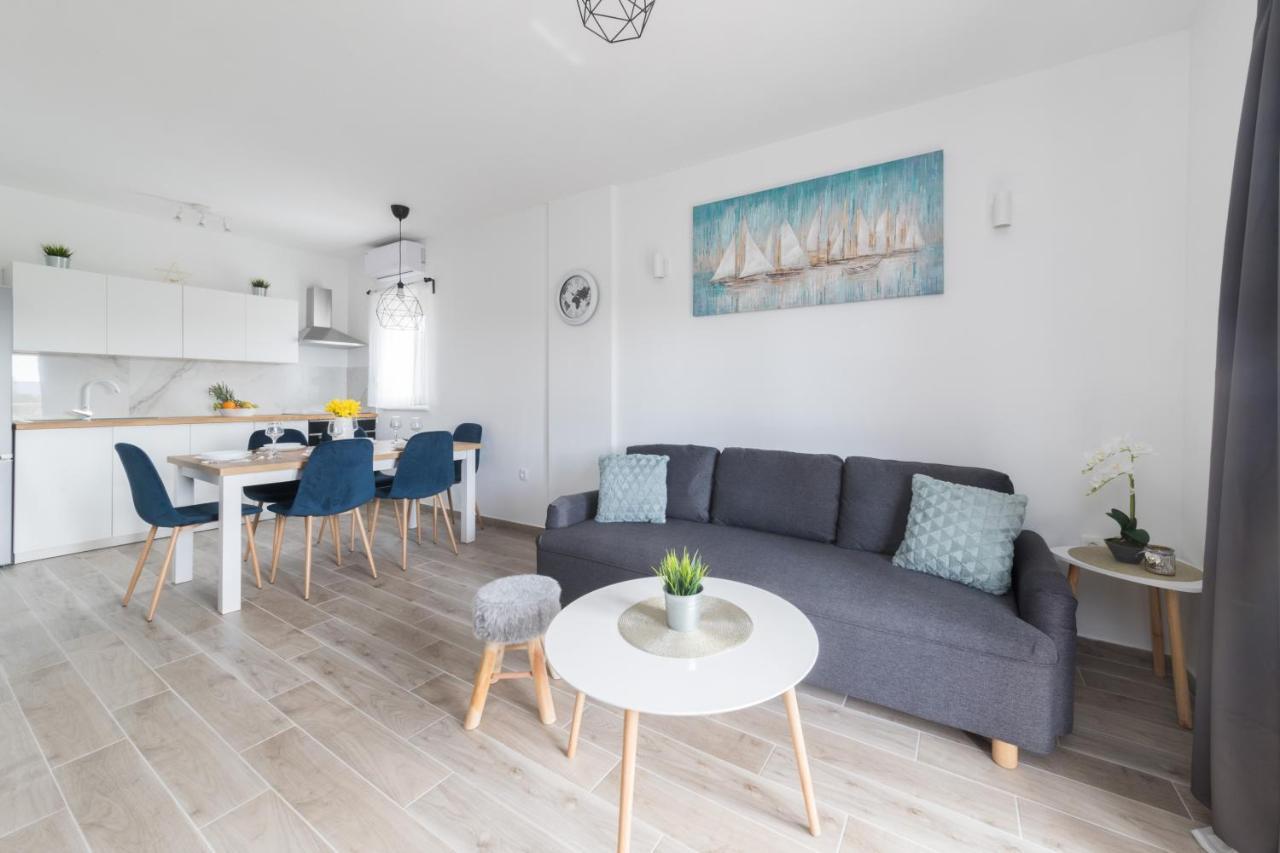 Agava Apartment Углян Екстериор снимка
