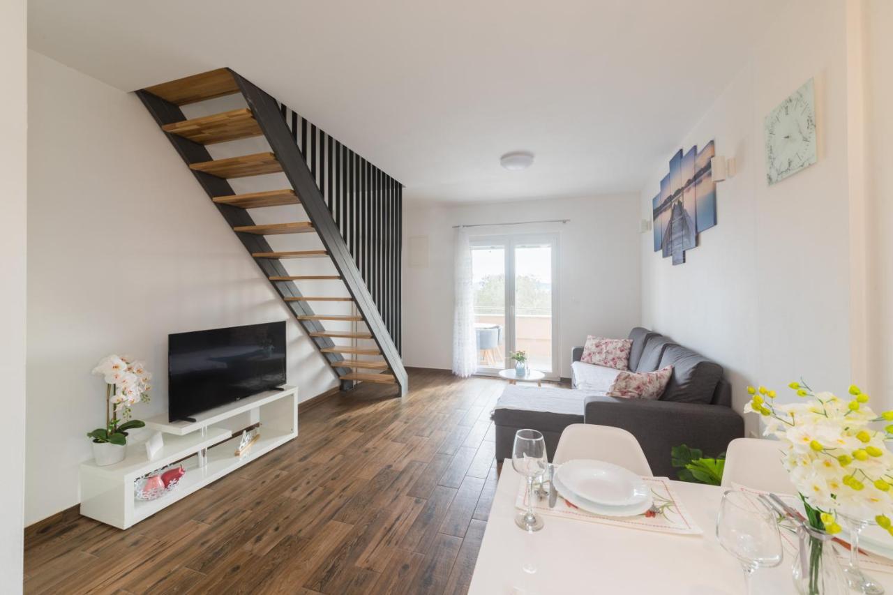Agava Apartment Углян Екстериор снимка