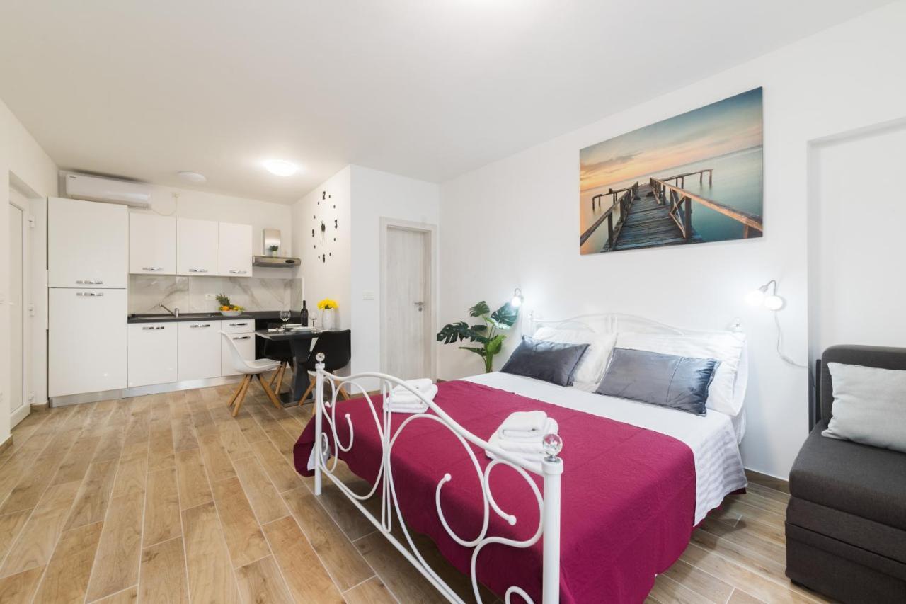 Agava Apartment Углян Екстериор снимка